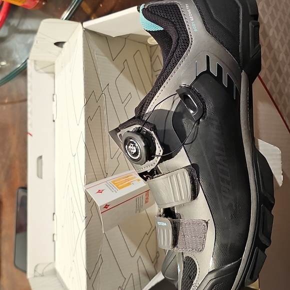 Specialized Motodiva WMN Sz 11 Black Titanium New In Box - Picture 7 of 12